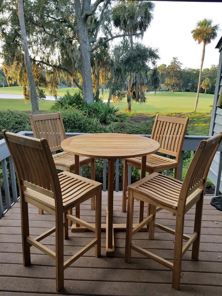 39" Round Bar Table