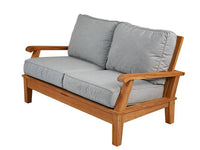 Hamptons Loveseat